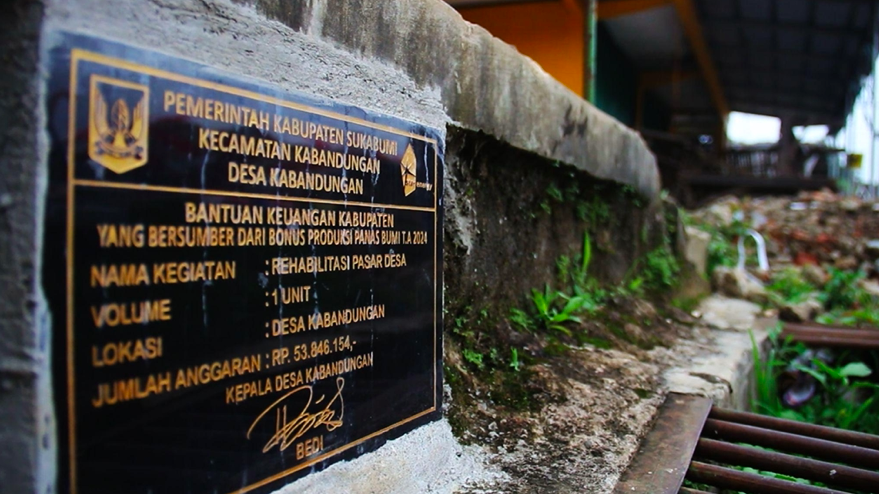 Prasasti Bonus Produksi 2024 di Pasar Desa, Kabandungan, Sukabumi (Foto Anza Suseno)