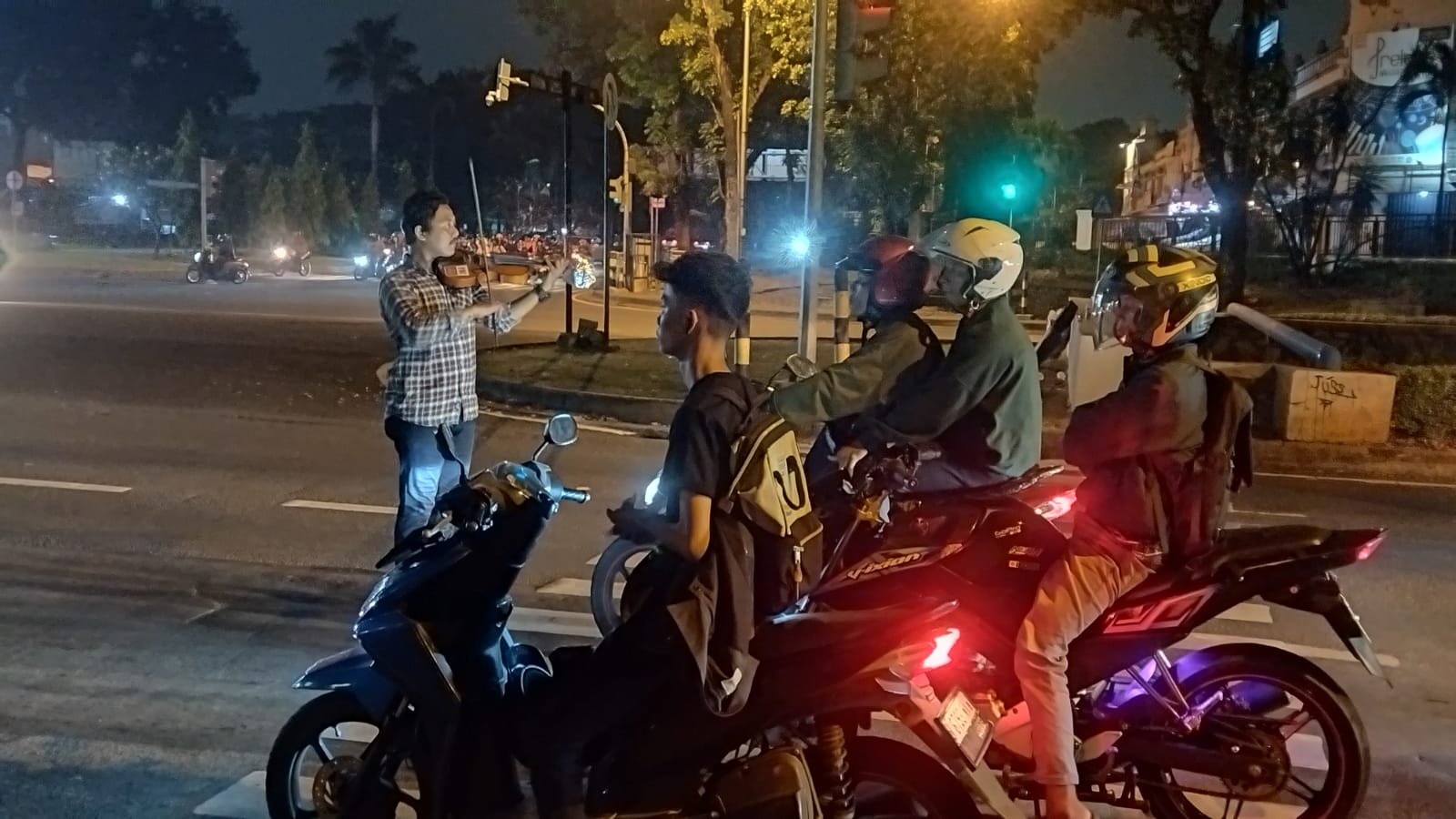 Ilustrasi pengamen jalanan