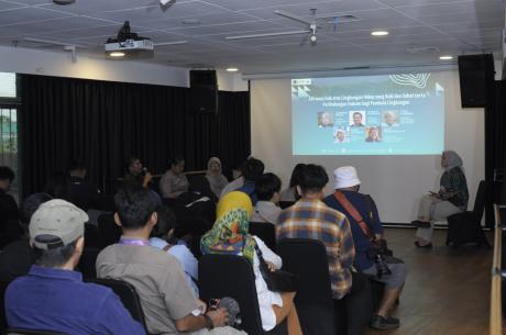 Aksi Ekologi dan Emansipasi Rakyat (AEER), mengatakan bahwa World Health Organization mencatat faktor lingkungan seperti polusi udara, sanitasi buruk, dan perubahan iklim berkontribusi besar terhadap kesehatan dan kerusakan biodiversitas. 